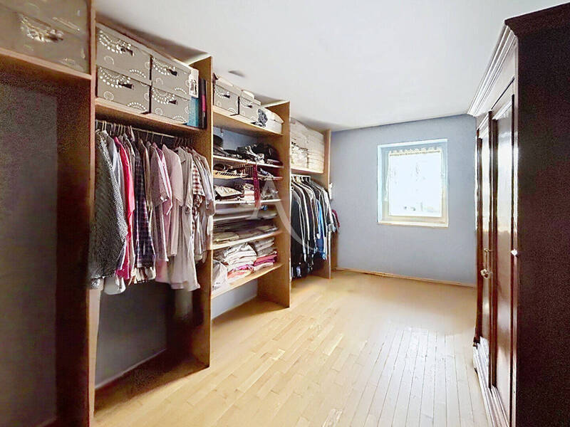 Buy house maison 6 rooms 170 m² in Viré 71260