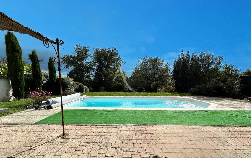 Buy house maison 6 rooms 170 m² in Viré 71260