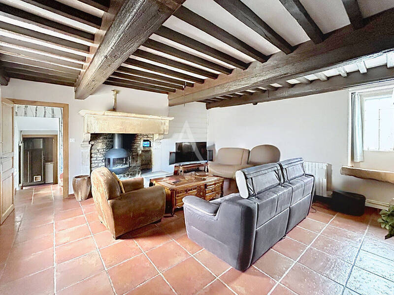 Buy house maison 6 rooms 170 m² in Viré 71260