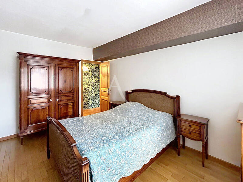 Buy house maison 6 rooms 170 m² in Viré 71260