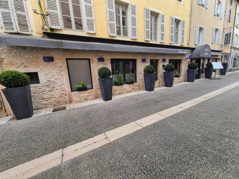 Location local boutique à Mâcon 71000 3 700 €