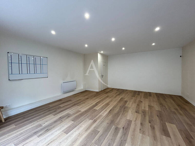 Buy professional premises murs in Mâcon 71000 75 000 €