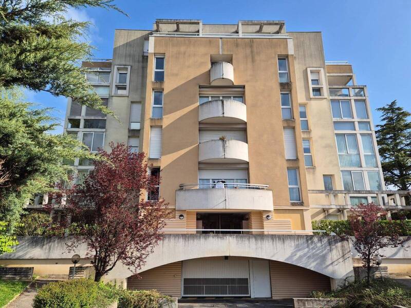 Rent apartment appartement 4 rooms 85.54 m² in Mâcon 71000 4 - 850 €