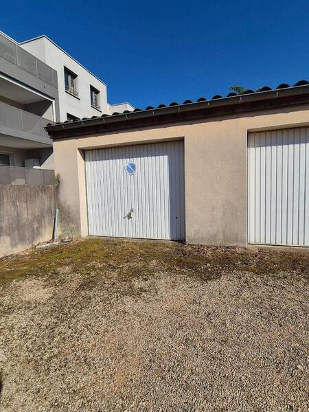 Rent garage - parking garage / box in Mâcon 71000 - 79 €