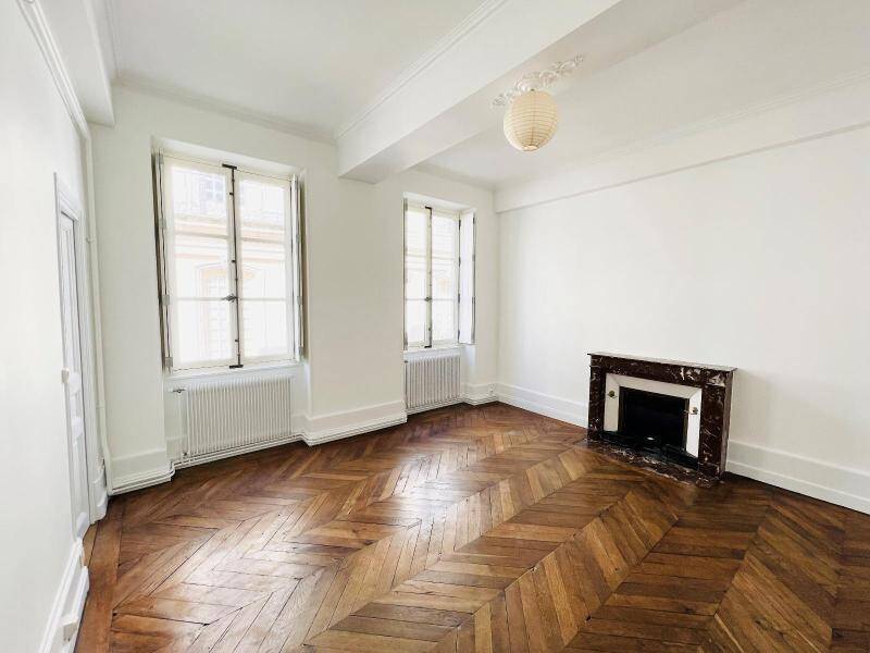 Location appartement 4 pièces 167.66 m² à Mâcon 71000 4 - 980 €