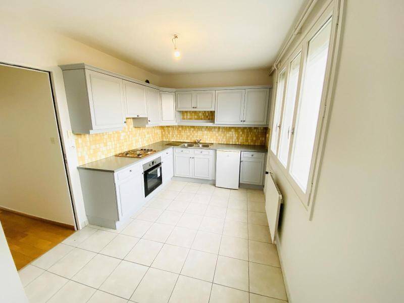 Location appartement rénové 3 pièces 85.13 m² à Charnay-lès-Mâcon 71850 5 - 796 €