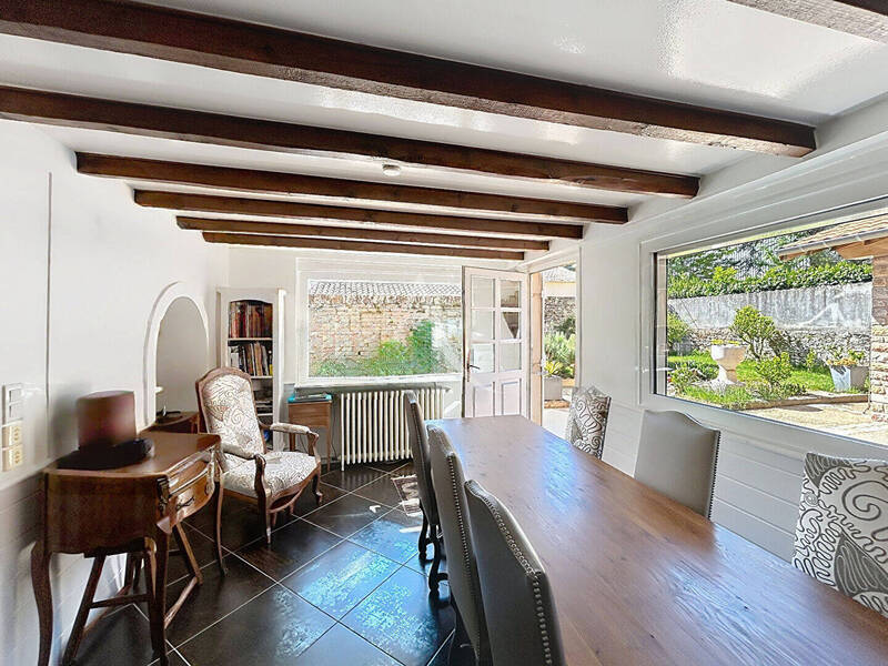 Vente maison demeure de prestige 9 pièces 200 m² à Mâcon 71000