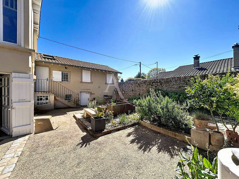 Vente maison demeure de prestige 9 pièces 200 m² à Mâcon 71000