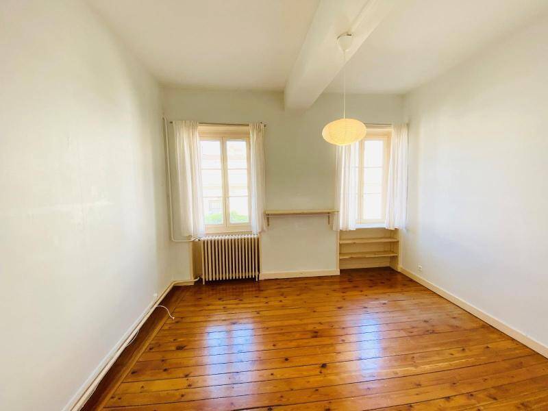 Location appartement 4 pièces 111.1 m² à Mâcon 71000 4 - 880 €