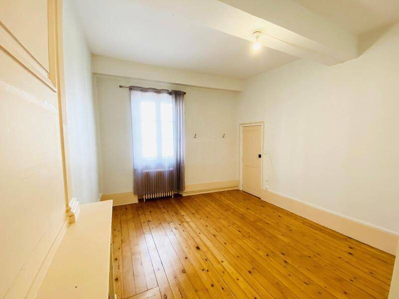 Location appartement 4 pièces 111.1 m² à Mâcon 71000 4 - 880 €