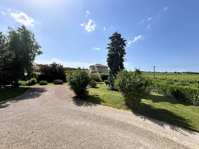 Vente maison 7 pièces 140 m² à Charnay-lès-Mâcon 71850