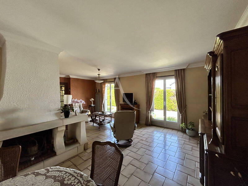Vente maison 7 pièces 140 m² à Charnay-lès-Mâcon 71850