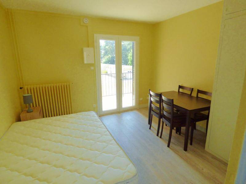 Location appartement rénové 1 pièce 17.75 m² à Charnay-lès-Mâcon 71850 5 - 410 €