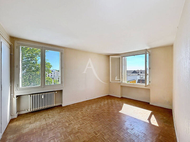 Vente appartement 2 pièces 65.7 m² à Mâcon 71000