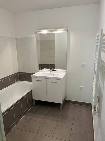 Location appartement 2 pièces 39.7 m² à Villeurbanne 69100 4 - 761 €