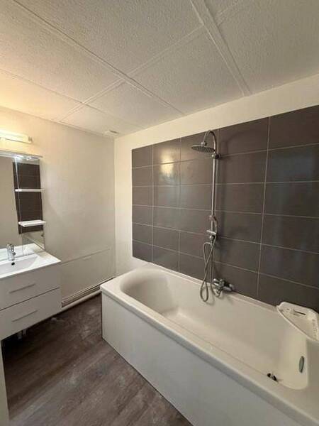 Location maison 2 pièces 45.9 m² à La Guérinière 85680 - 950 €