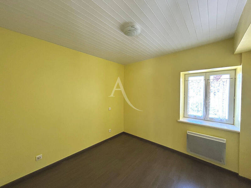 Buy house maison 7 rooms 155 m² in La Roche-Vineuse 71960