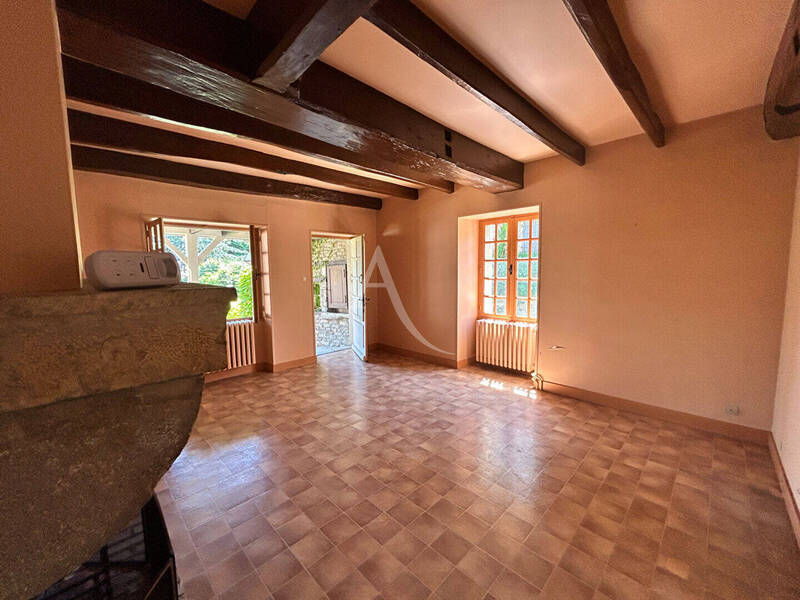 Buy house maison 7 rooms 155 m² in La Roche-Vineuse 71960
