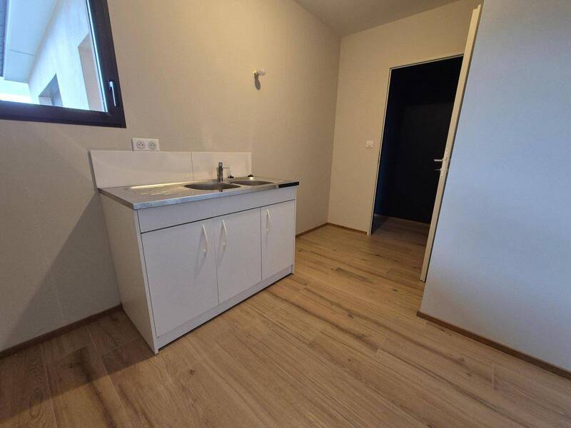 Location maison 5 pièces 139.8 m² à Saint-Maurice-de-Satonnay 71260 5 - 1 490 €