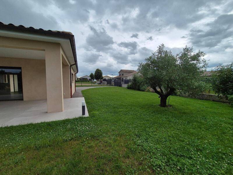 Location maison 5 pièces 139.8 m² à Saint-Maurice-de-Satonnay 71260 5 - 1 490 €