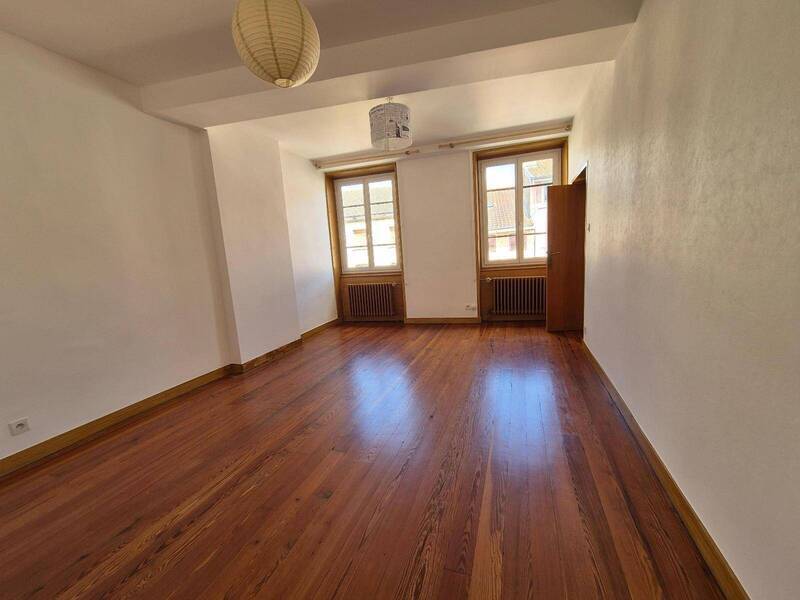 Location appartement 4 pièces 165 m² à Pont-de-Vaux 01190 4 - 740 €