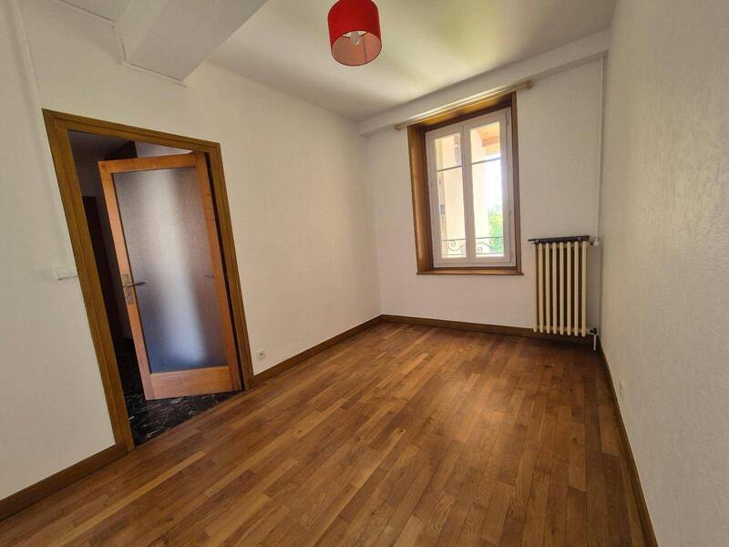 Location appartement 4 pièces 165 m² à Pont-de-Vaux 01190 4 - 740 €