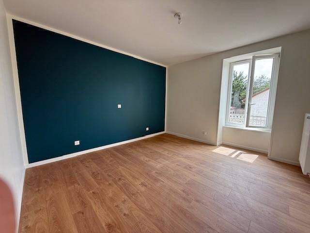 Location maison de village 4 pièces 119.79 m² à La Chapelle-de-Guinchay 71570 4 - 950 €