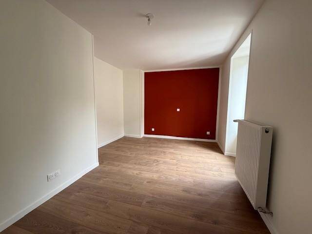 Location maison de village 4 pièces 119.79 m² à La Chapelle-de-Guinchay 71570 4 - 950 €