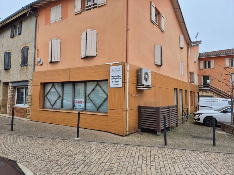 Location local boutique à La Chapelle-de-Guinchay 71570 720 €