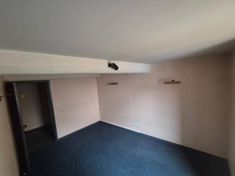 Location local boutique à La Chapelle-de-Guinchay 71570 720 €