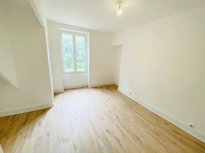 Rent apartment appartement rénové 3 rooms 85.4 m² in Mâcon 71000 4 - 595 €