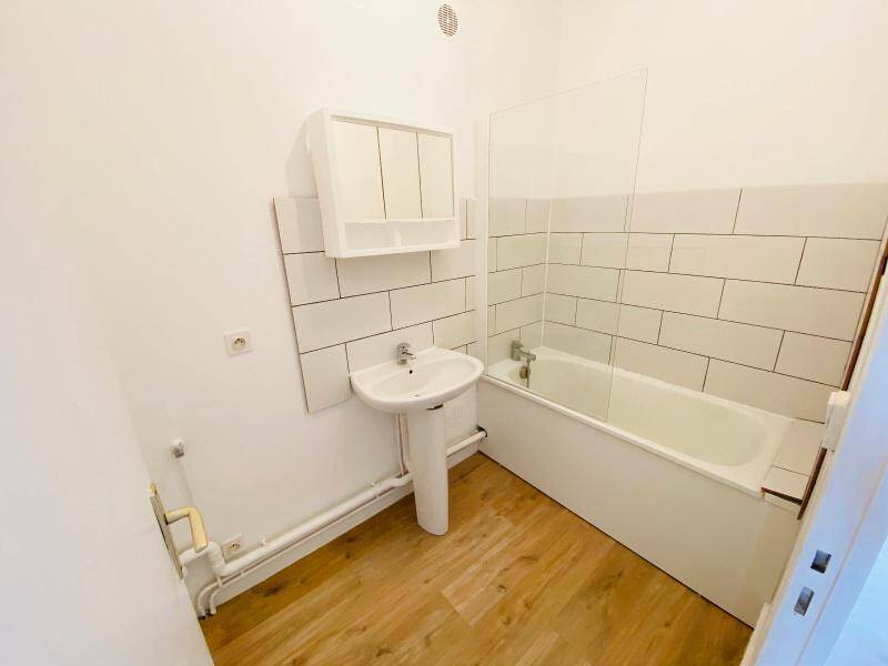 Rent apartment appartement rénové 3 rooms 85.4 m² in Mâcon 71000 4 - 595 €