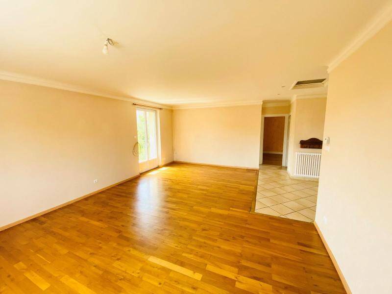 Location maison 5 pièces 124 m² à Charnay-lès-Mâcon 71850 5 - 1 160 €