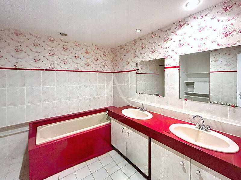 Buy apartment appartement 4 rooms 143 m² in Mâcon 71000