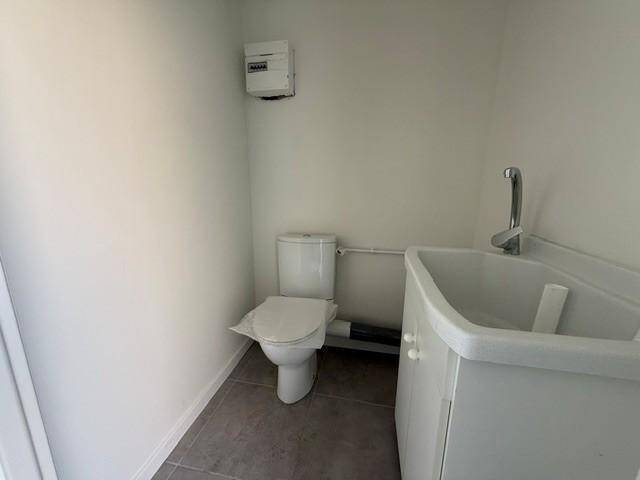 Location local boutique à Saint-Laurent-sur-Saône 01750 850 €