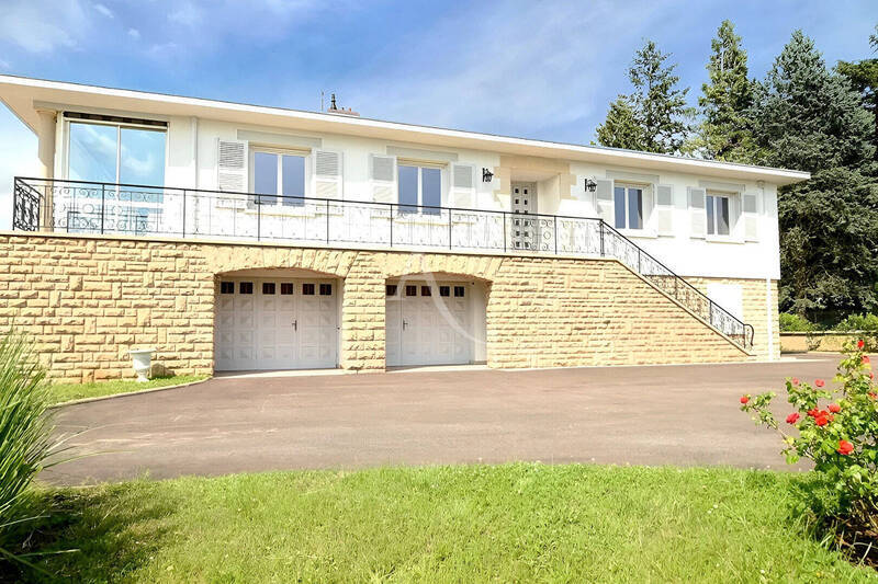 Buy house maison 7 rooms 250 m² in Charnay-lès-Mâcon 71850