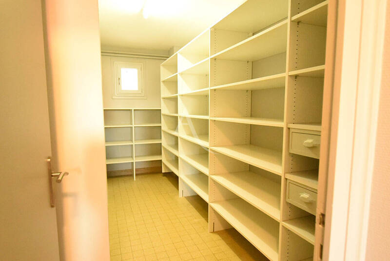 Buy house maison 7 rooms 250 m² in Charnay-lès-Mâcon 71850