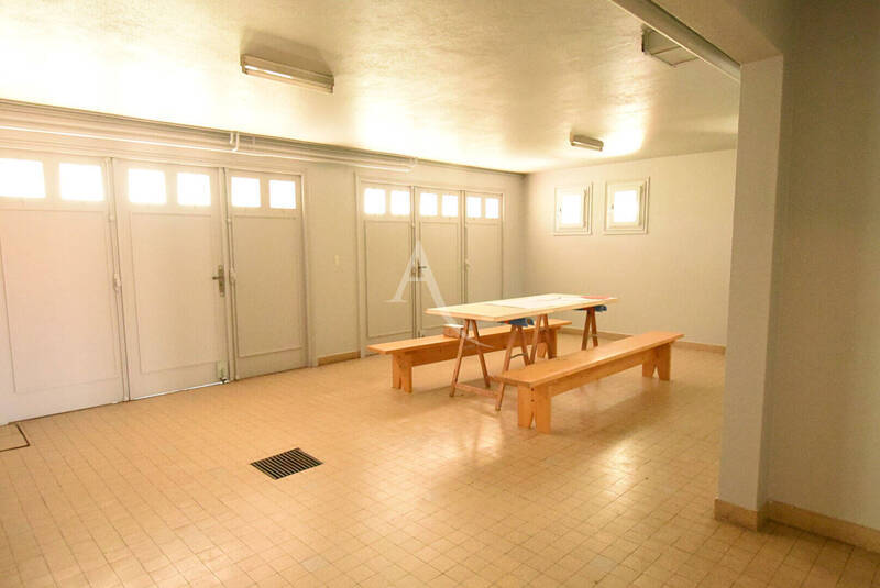 Buy house maison 7 rooms 250 m² in Charnay-lès-Mâcon 71850