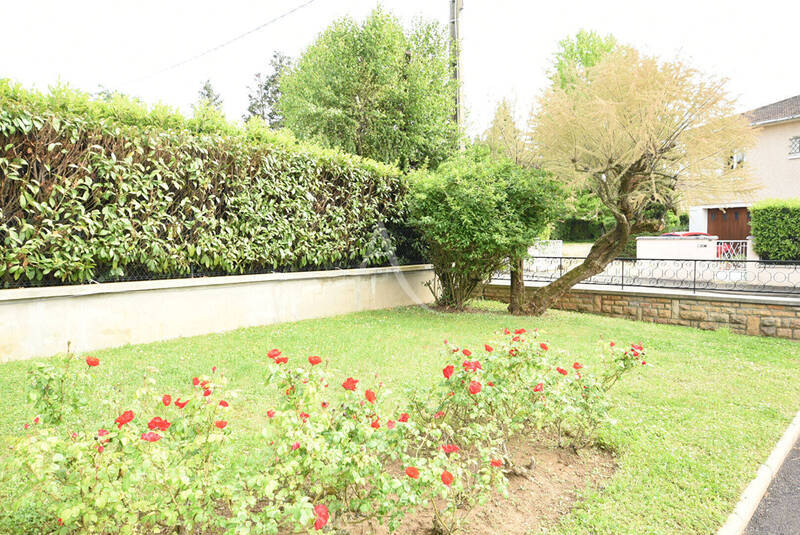 Buy house maison 7 rooms 250 m² in Charnay-lès-Mâcon 71850