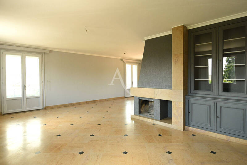 Buy house maison 7 rooms 250 m² in Charnay-lès-Mâcon 71850