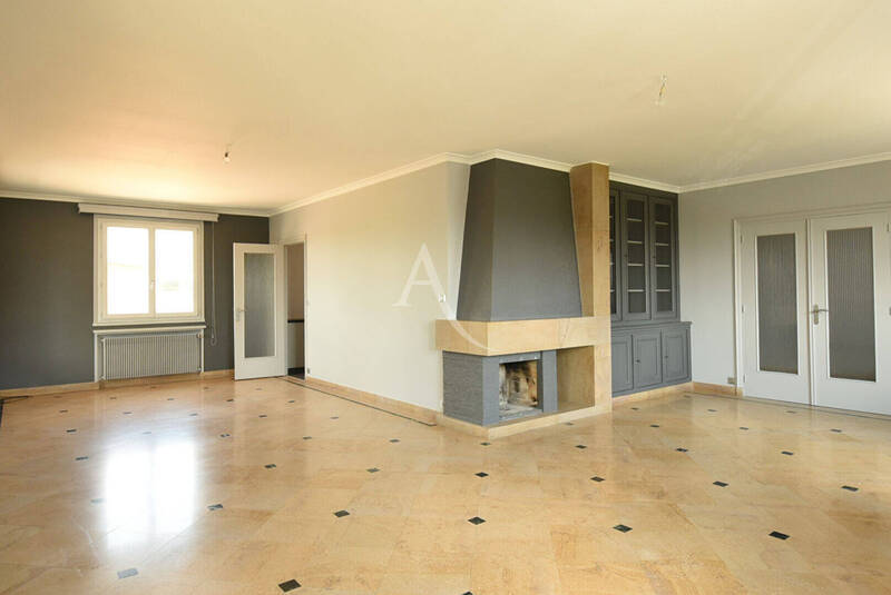 Buy house maison 7 rooms 250 m² in Charnay-lès-Mâcon 71850