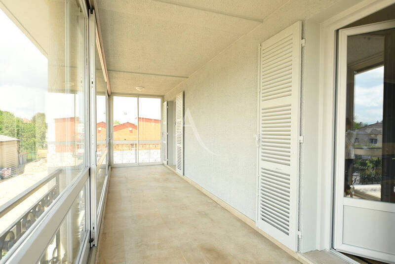 Buy house maison 7 rooms 250 m² in Charnay-lès-Mâcon 71850