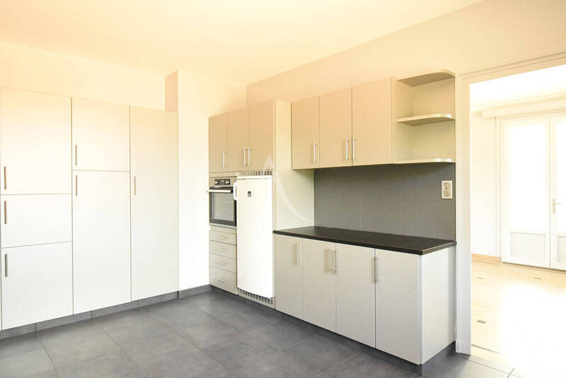 Buy house maison 7 rooms 250 m² in Charnay-lès-Mâcon 71850