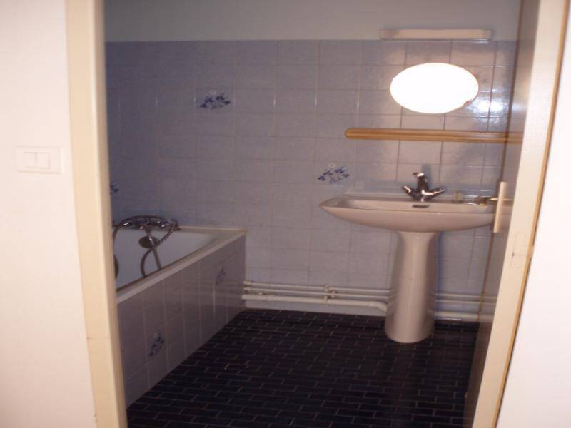 Rent apartment appartement 1 room 28.21 m² in Mâcon 71000 4 - 385 €