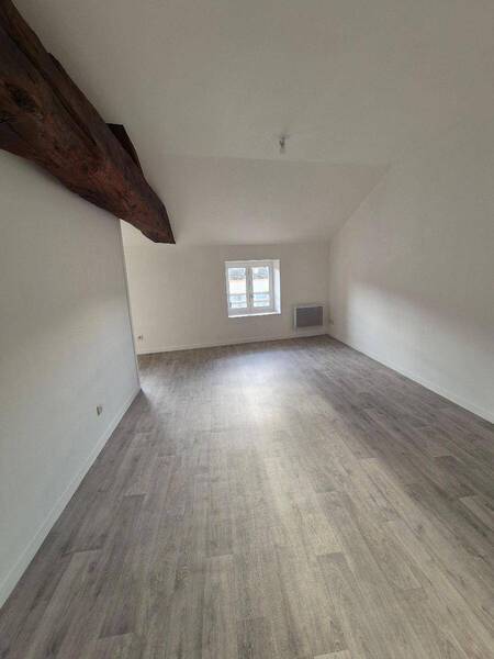 Location appartement 3 pièces 51.8 m² à La Chapelle-de-Guinchay 71570 - 560 €