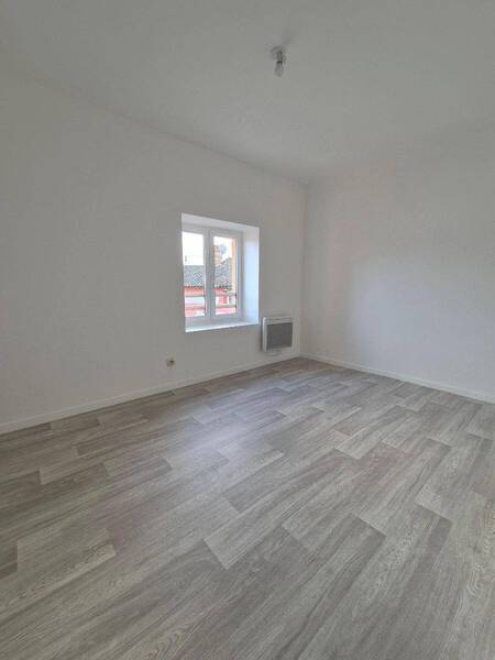Location appartement 3 pièces 51.8 m² à La Chapelle-de-Guinchay 71570 - 560 €
