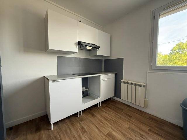 Location appartement rénové 2 pièces 55.12 m² à Saint-Gengoux-de-Scissé 71260 5 - 490 €