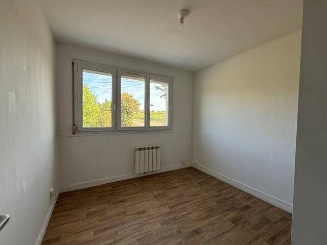 Location appartement rénové 2 pièces 55.12 m² à Saint-Gengoux-de-Scissé 71260 5 - 490 €