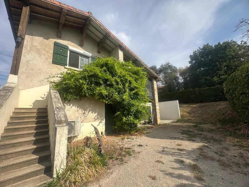Location appartement 5 pièces 130.28 m² à Mâcon 71000 - 1 300 €