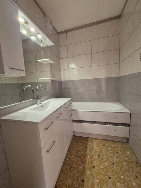 Location appartement 4 pièces 85.92 m² à Mâcon 71000 4 - 890 €